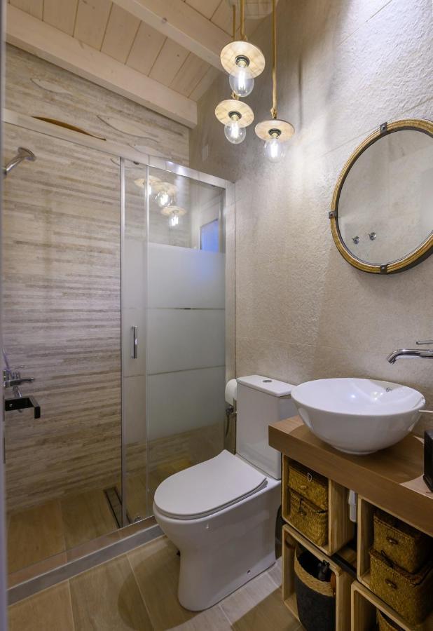 Fiorela'S Casa- A Stylish Loft Apartment In The Heart Of เปรเวซา ภายนอก รูปภาพ