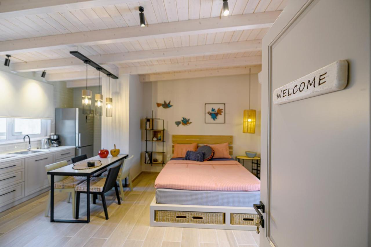 Fiorela'S Casa- A Stylish Loft Apartment In The Heart Of เปรเวซา ภายนอก รูปภาพ